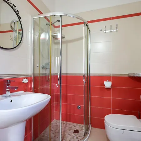 Apartment With Garden In The Center Of Durrës