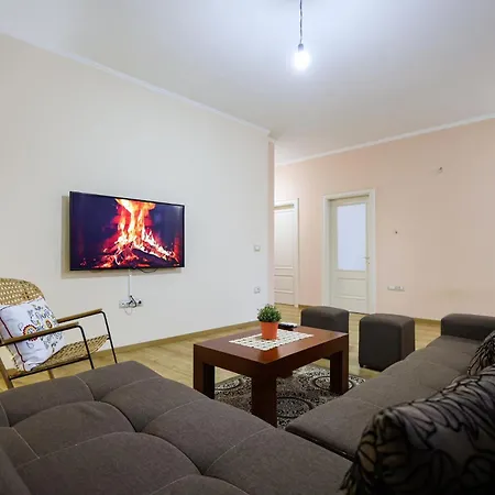 With Garden In The Center Of Appartement *