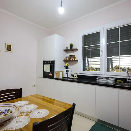 With Garden In The Center Of Apartment *