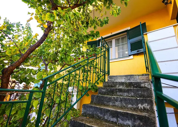 With Garden In The Center Of Apartamento